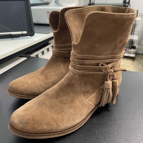 Splendid leather suede ankle boots with tassel accent tan - Picture 1 of 4